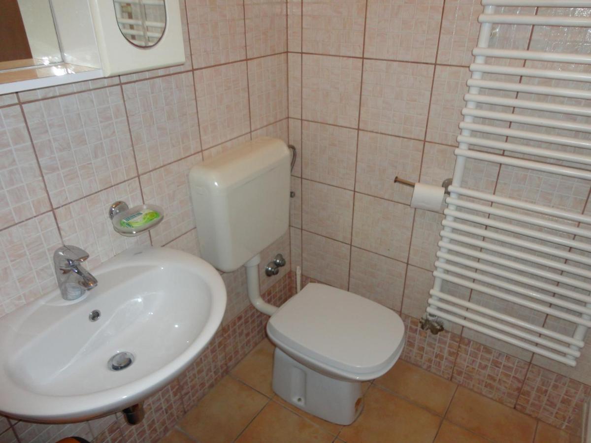 Nora Apartment *